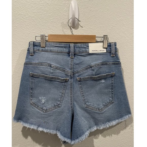 KENDALL AND KYLIE The Icon Distressed Shorts - Picture 4 of 4